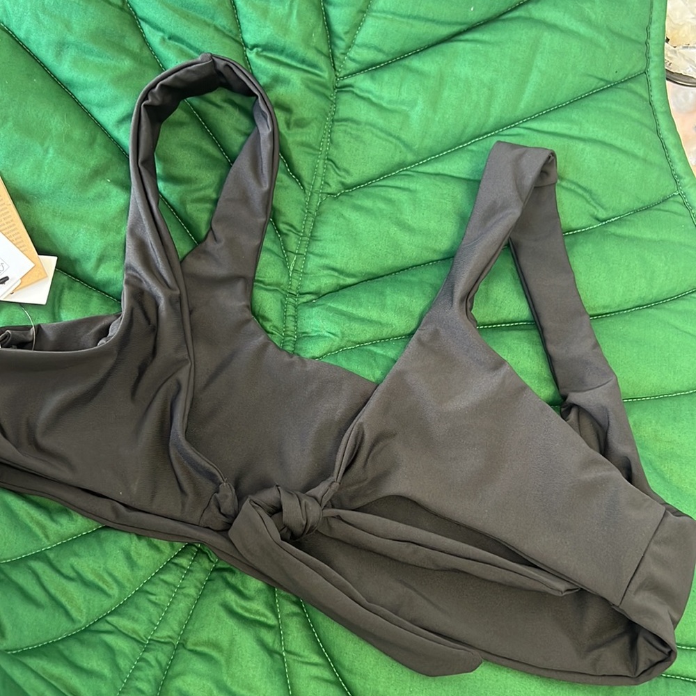 NWT Volcom “for every body” collection. Simply seamless scoop neck bikini. 14W - Picture 6 of 6